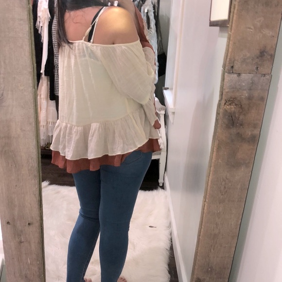 ENTRO medium oversized off shoulder tiered top - Picture 3 of 5